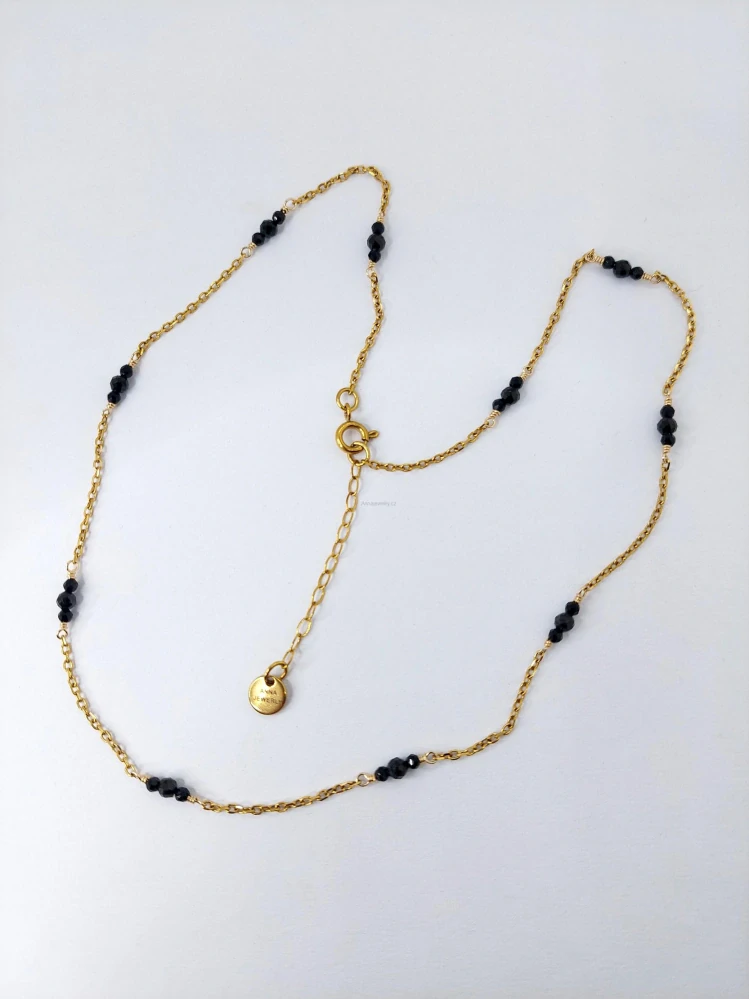 Minimalistický zlatý náhrdelník GLORIE se spinely
