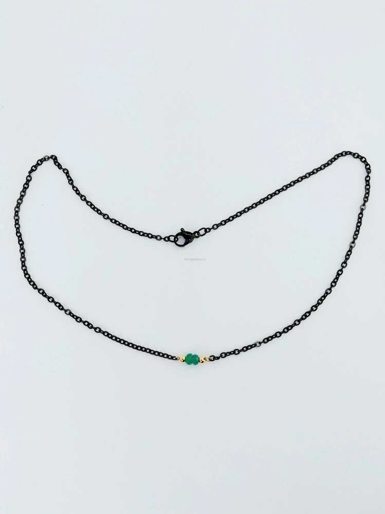 Modelový minimalistický náhrdelník NOÉ zelený onyx